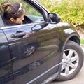 停車や駐車時にハンドルを据え切りすると車やタイヤを傷める