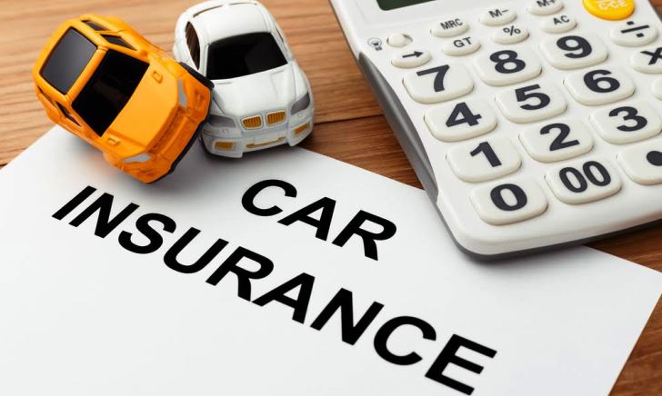 自動車保険は一括払い・分割払いのどちらがお得なのか