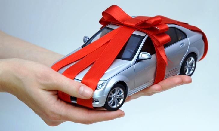 新車購入から何年目まで車両保険に入るべきか