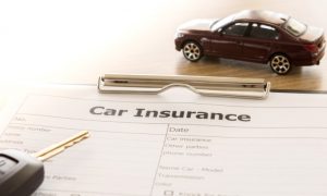 自動車保険は乗り換えよりも継続契約が得?