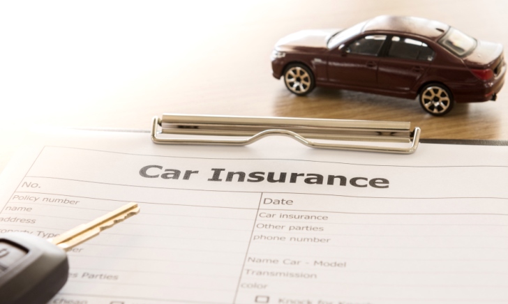 自動車保険は乗り換えよりも継続契約が得？