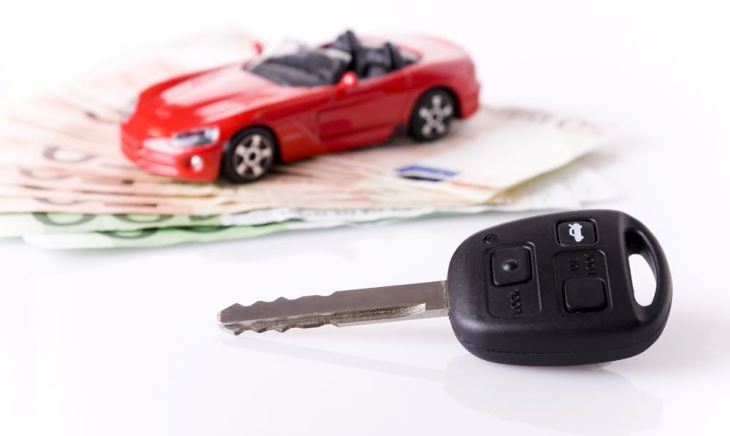 現在加入している自動車保険が高い理由と安くする方法