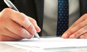 自賠責保険の名義変更手続きと必要書類