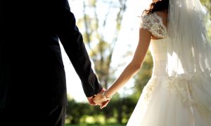 子供が結婚して別居したら自動車保険を見直す