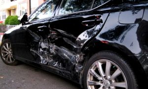 コンビニやスーパーの駐車場で起こした事故の自動車保険の扱い