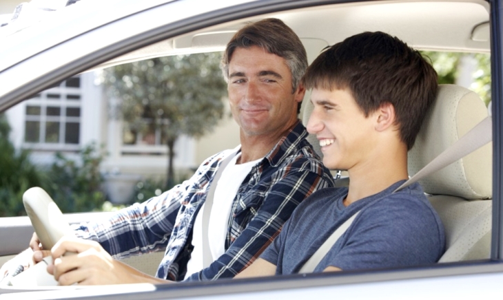 自動車保険の等級は家族間で引き継ぎできる【同居・別居】