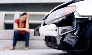 駐車場でぶつけられて当て逃げにあったときの車両保険