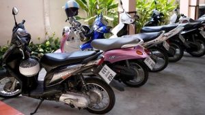 自動車保険のファミリーバイク特約はお得なのか【原付バイク】