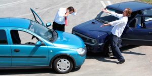 交通事故を起こしたときの初期対応【自動車保険】