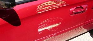 車を売る前に傷や凹みを直したりワックスを掛けたほうがいいのか