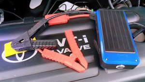 バッテリー上がりにモバイルバッテリーで簡単に対処する方法