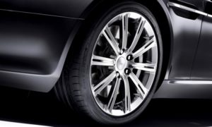 車のタイヤの空気圧チェックと入れ方【ガソリンスタンド】