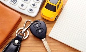 駐車中に傷をつけられたときに車両保険は使えるのか【いたずら】