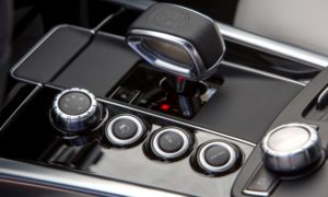 AT車のメリット・デメリット【MTやCVTとの違い・燃費】