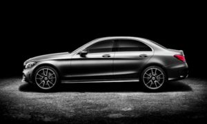 4年落ちの中古車を買って節税する方法【法人・ベンツ】