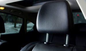 車のヘッドレストを外すと違反・正しい使い方