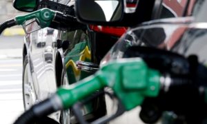 セルフスタンドの給油は静電気に注意【火災】