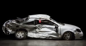 事故車を修理して乗る?廃車する?どっちが得か